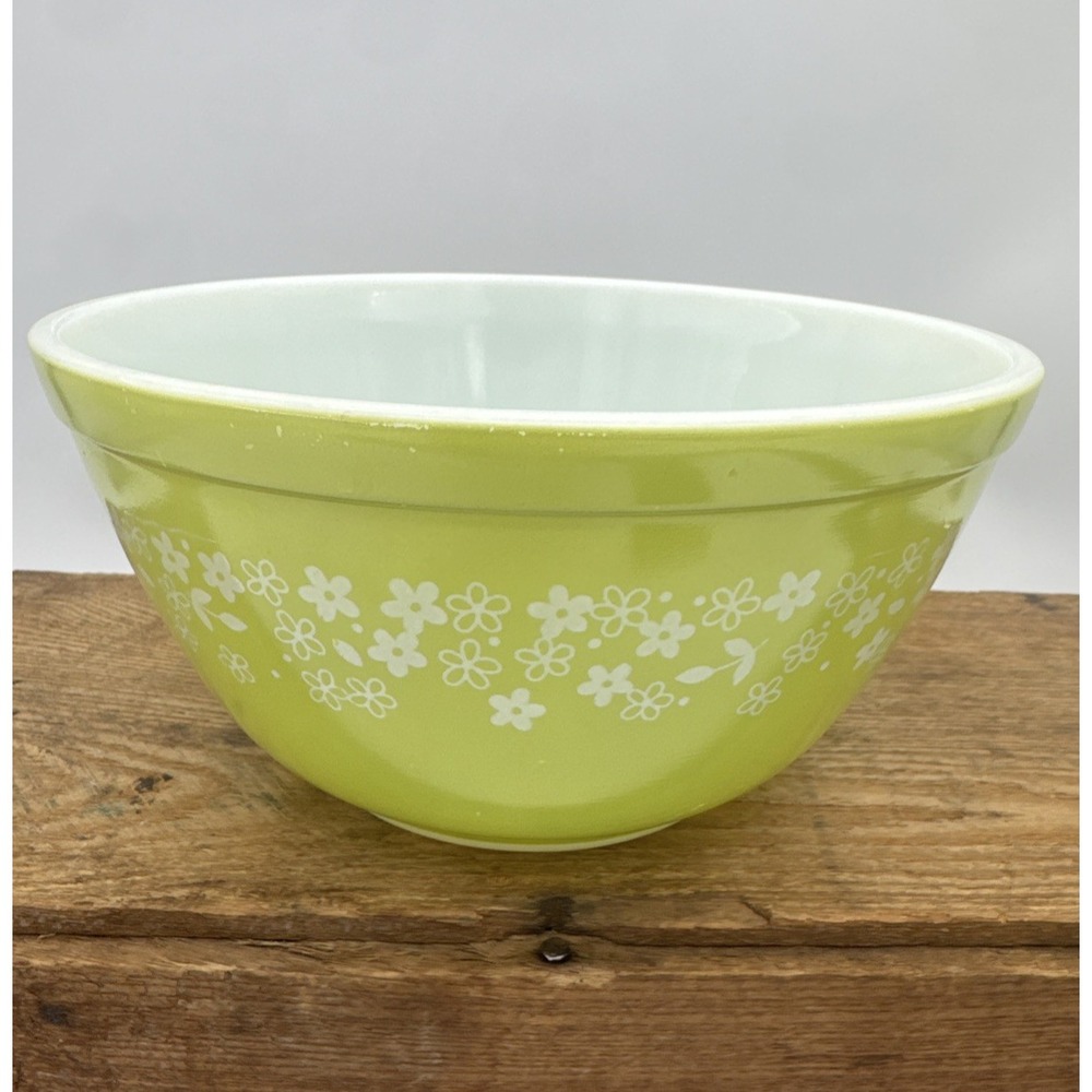 Vintage Pyrex 402 Spring Blossom Crazy Daisy Lime Green Mixing Bowl, 1 1/2 Quart